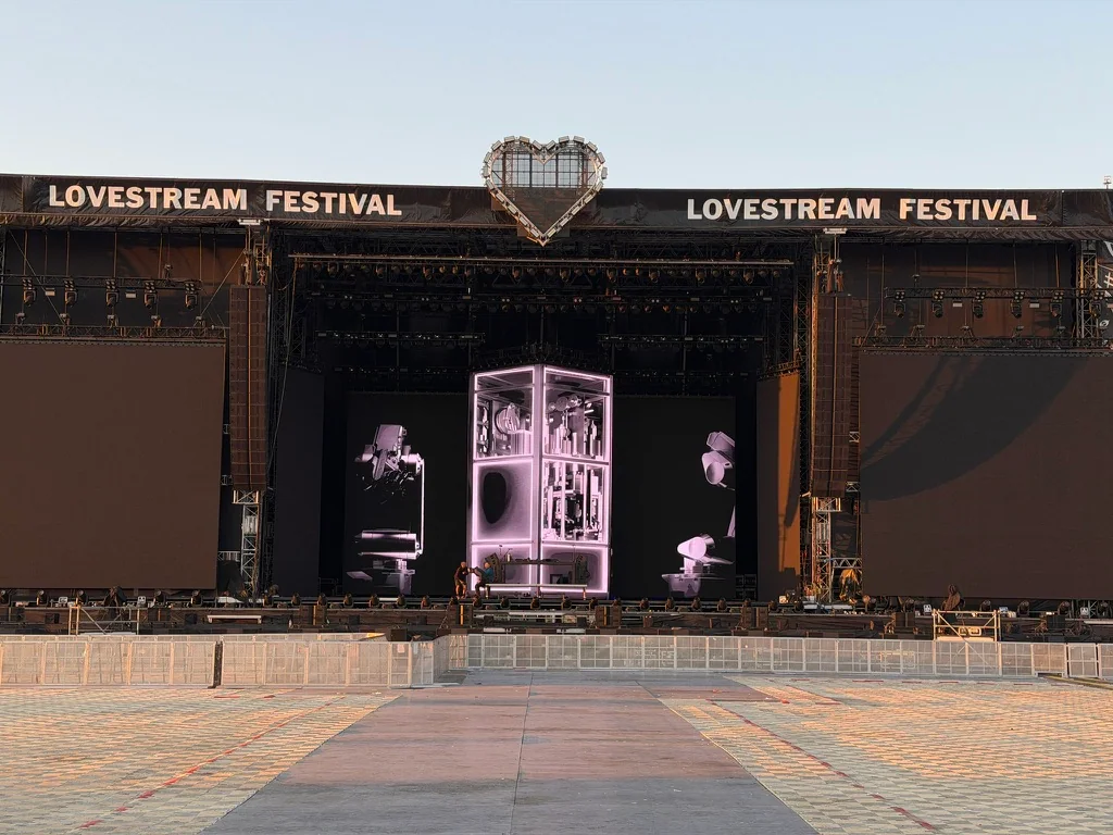 Scène du MONOLITH Tour au LoveStream Festival