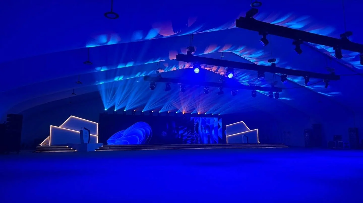 Ambiance lumière bleue de la scène
