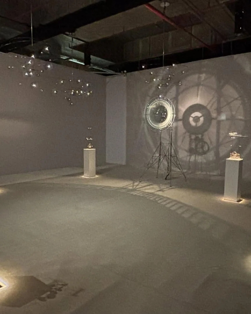 Installation artistique au Noor Festival 2025
