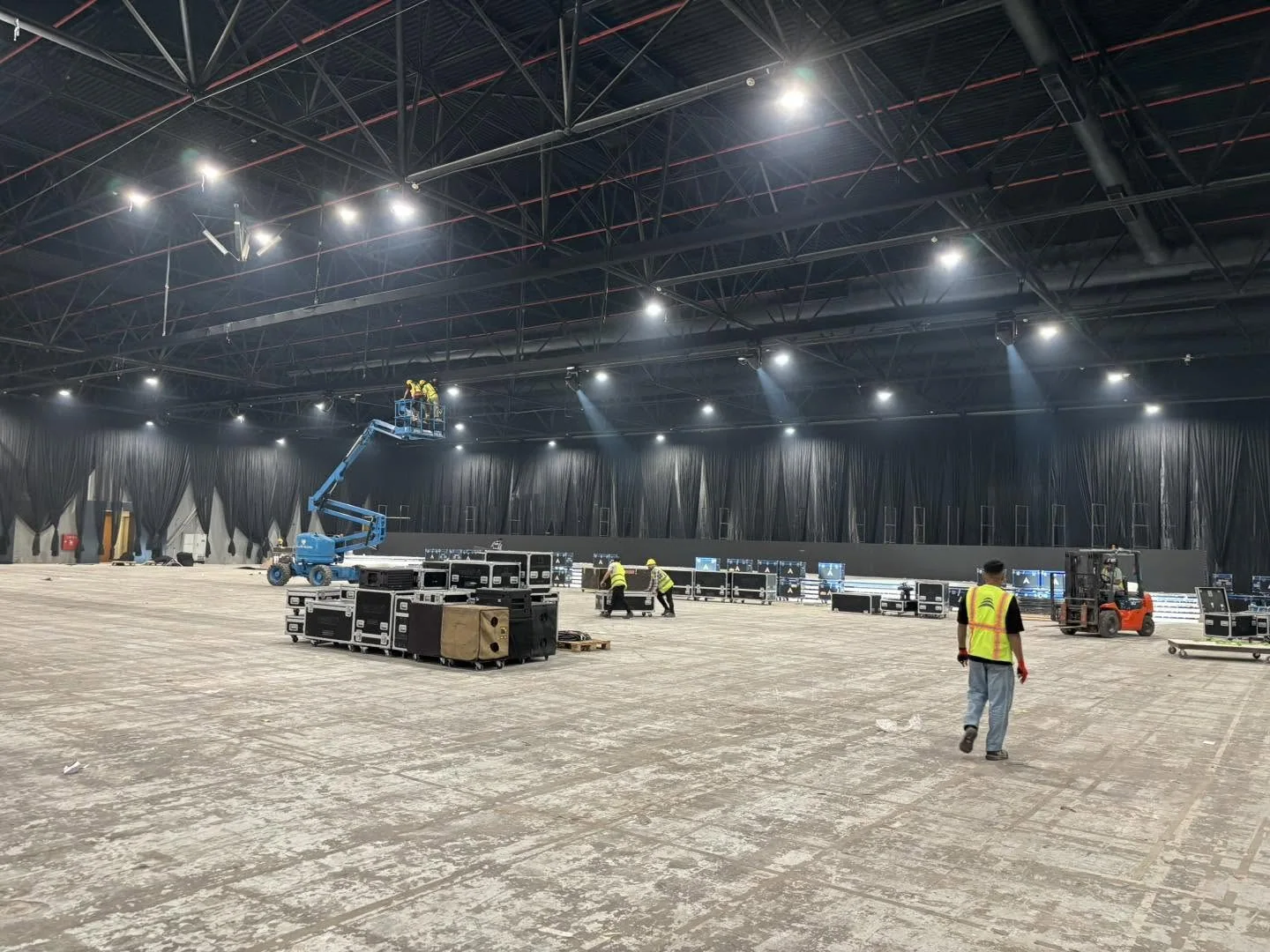 Installation technique en cours à Dhahran