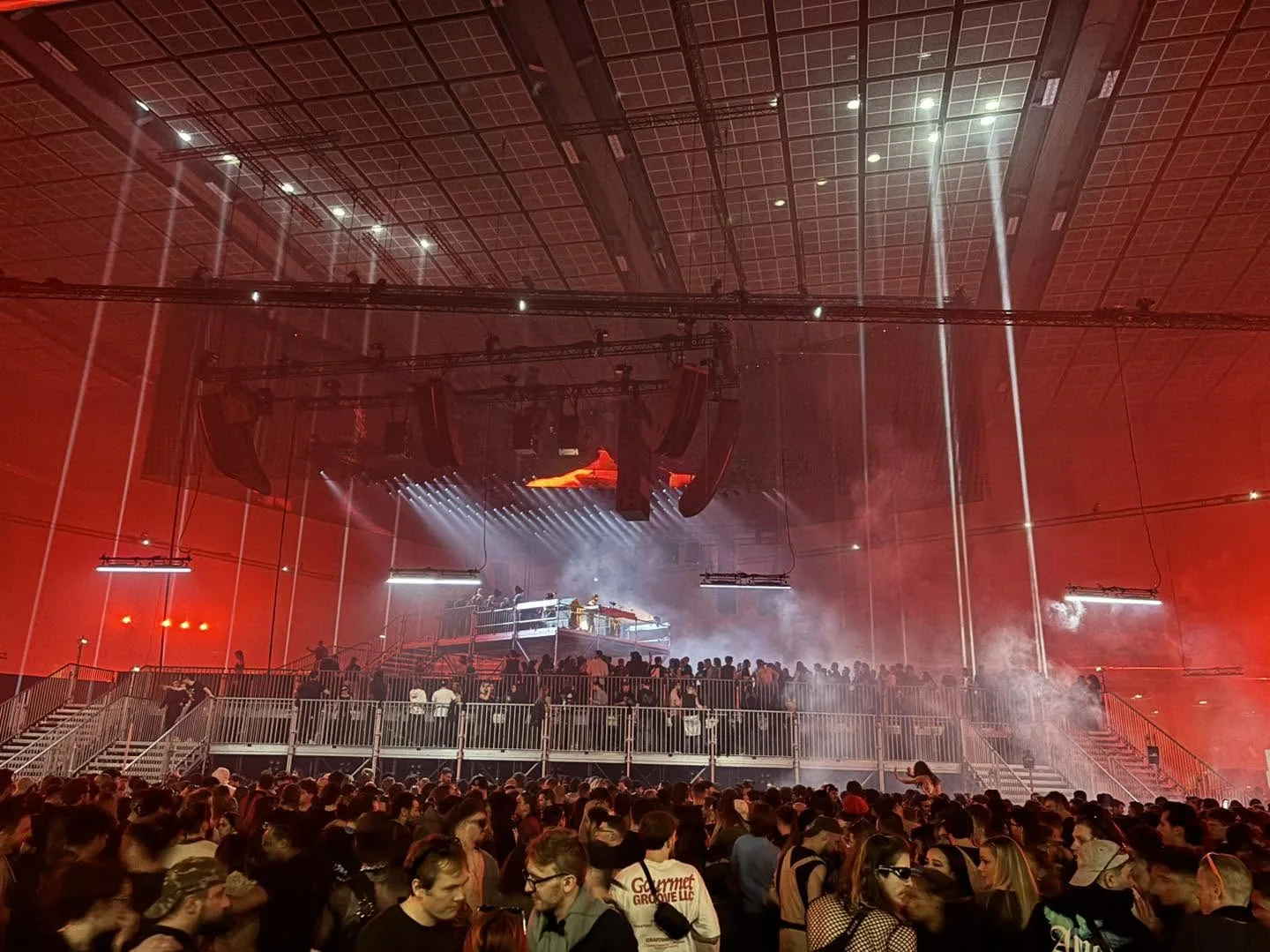 Plateforme centrale pendant la soirée REFRACT
